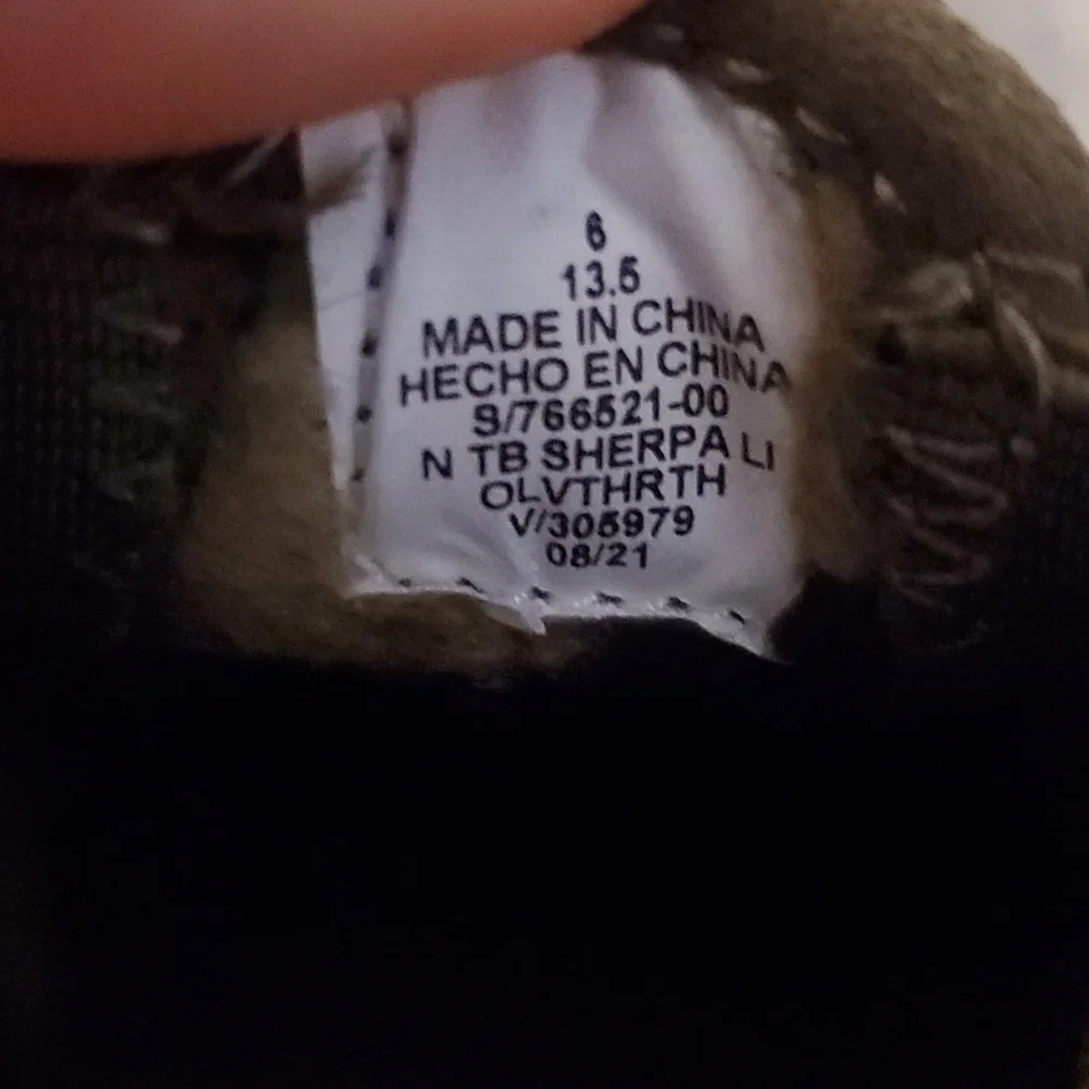 Old Navy Shoes lined sherpa size 6 toddler